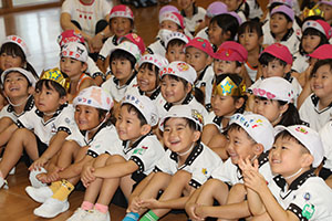 9月生まれのお誕生会　ー絵本の読み聞かせー　年中