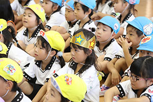 9月生まれのお誕生会　ー絵本の読み聞かせー　年中