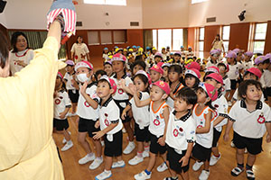 9月生まれのお誕生会　ー絵本の読み聞かせー　年中