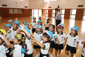 9月生まれのお誕生会　ー絵本の読み聞かせー　年中