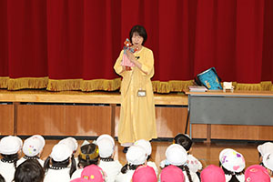 9月生まれのお誕生会　ー絵本の読み聞かせー　年中