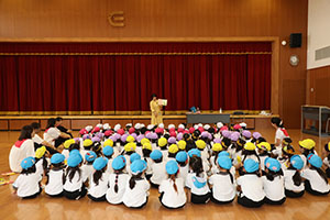 9月生まれのお誕生会　ー絵本の読み聞かせー　年中