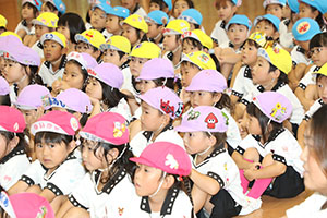 9月生まれのお誕生会　ー絵本の読み聞かせー　年中