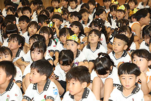 9月生まれのお誕生会　ー絵本の読み聞かせー　年長