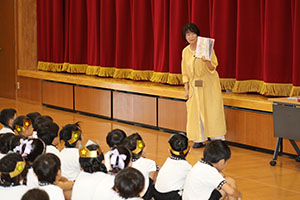 9月生まれのお誕生会　ー絵本の読み聞かせー　年長