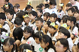 9月生まれのお誕生会　ー絵本の読み聞かせー　年長