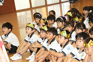 9月生まれのお誕生会　ー絵本の読み聞かせー　年長