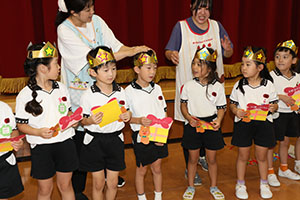 9月生まれのお誕生会　ー絵本の読み聞かせー　年長