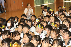 9月生まれのお誕生会　ー絵本の読み聞かせー　年長