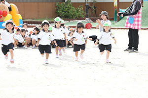 運動会　かけっこの活動　年少