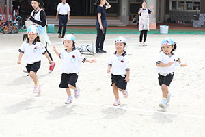 運動会　かけっこの活動　年少