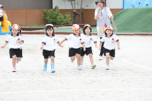運動会　かけっこの活動　年少