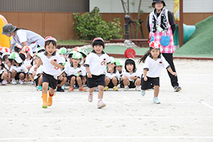 運動会　かけっこの活動　年少