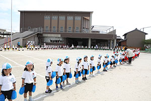 運動会　リズム活動　年少
