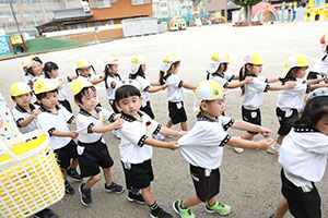運動会　リズム活動　年少