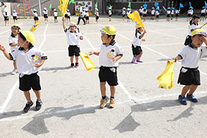 運動会　リズム活動　年中