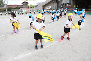 運動会　リズム活動　年中