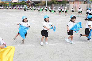 運動会　リズム活動　年中