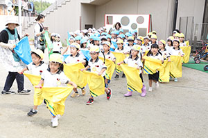 運動会　リズム活動　年中