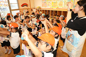 E組さんと一緒に鼓隊楽しかったね🎵　こあら