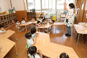 朝の会の様子　ひよこ・あひる・ぺんぎん