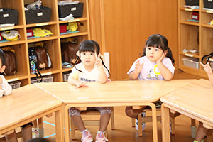 朝の会の様子　ひよこ・あひる・ぺんぎん