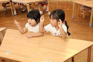 朝の会の様子　ひよこ・あひる・ぺんぎん
