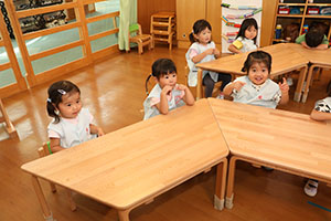 朝の会の様子　ひよこ・あひる・ぺんぎん