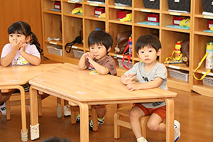 朝の会の様子　ひよこ・あひる・ぺんぎん