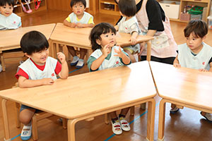 朝の会の様子　ひよこ・あひる・ぺんぎん