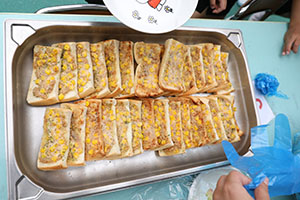 2階のベランダでお給食　Ｃ