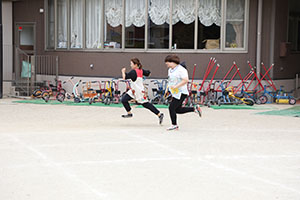 リレーにチャレンジ！　ひまわり・さくら