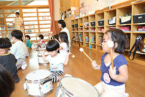 太鼓楽しかったね　お給食の様子　ひよこ