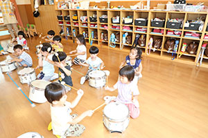 太鼓楽しかったね　お給食の様子　ひよこ
