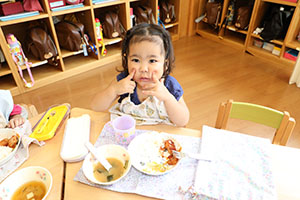 太鼓楽しかったね　お給食の様子　ひよこ