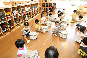 太鼓楽しかったね　お給食の様子　ひよこ