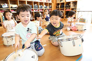 太鼓楽しかったね　お給食の様子　ひよこ