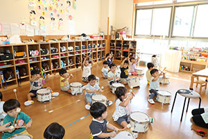 太鼓楽しかったね　お給食の様子　ひよこ
