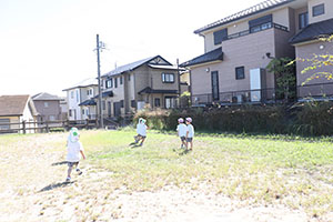 お散歩へでかけました　ことり・すみれ
