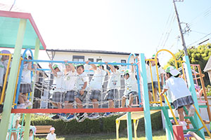お散歩へでかけました　ことり・すみれ