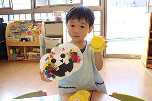 制作活動の様子　あひる・ぺんぎん