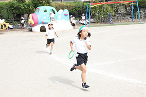 A組さんとリレー対決　ひまわり・A