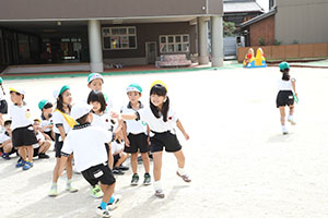 A組さんとリレー対決　ひまわり・A