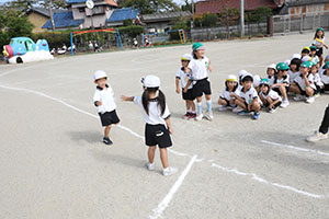 A組さんとリレー対決　ひまわり・A