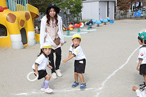 A組さんとリレー対決　ひまわり・A