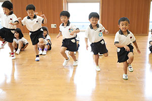 体操教室　鉄棒頑張りました　　さくら