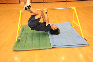 体操教室　鉄棒頑張りました　　さくら