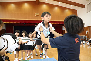 体操教室　鉄棒頑張りました　　さくら