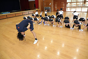 体操教室　鉄棒頑張りました　　さくら