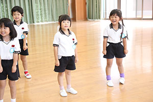 体操教室　鉄棒頑張りました　　さくら